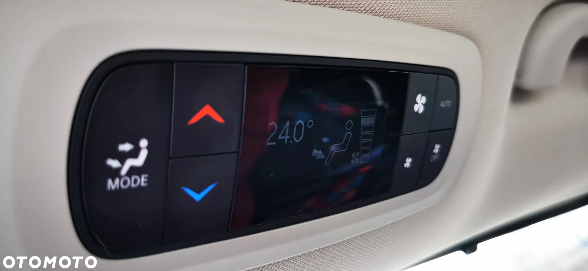 Chrysler Pacifica - 10