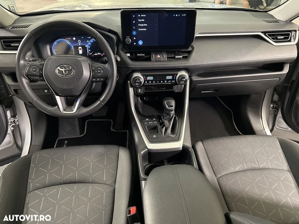Toyota RAV4 - 10