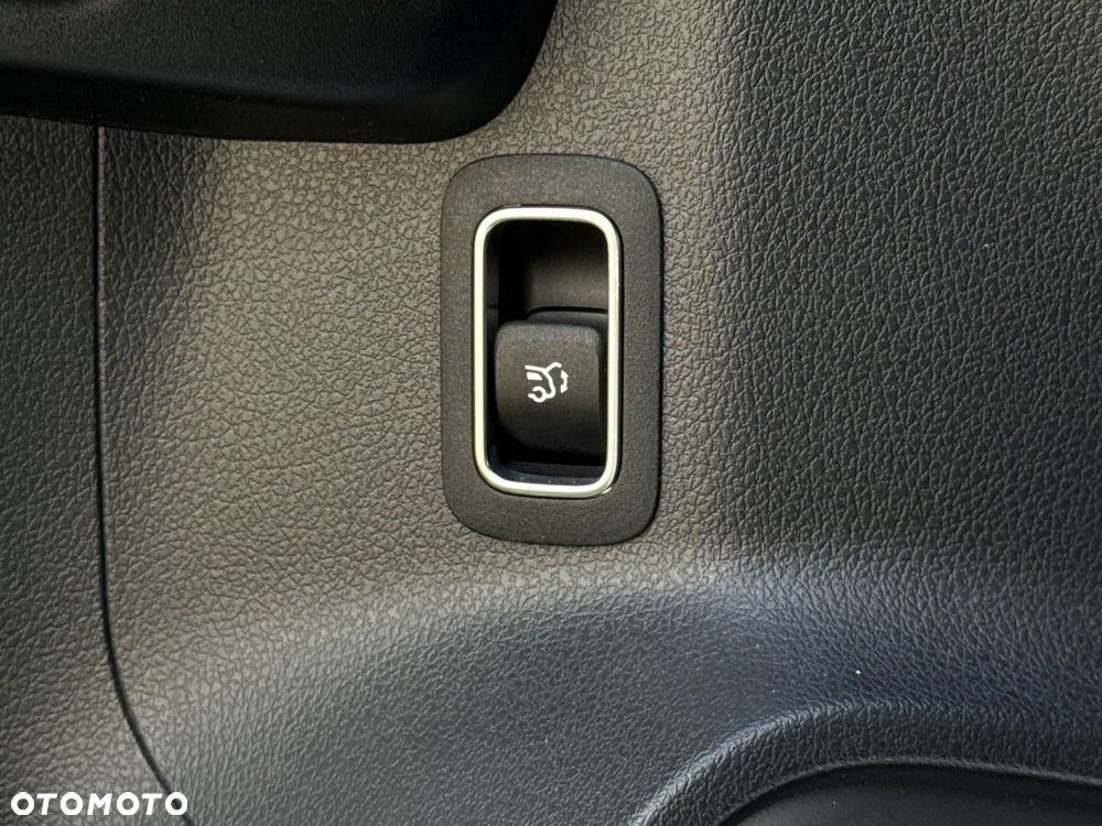 Mercedes-Benz GLA - 29