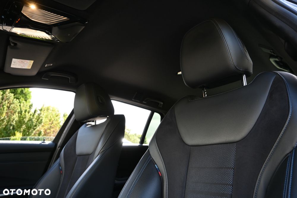 BMW Seria 3 320e M Sport - 25