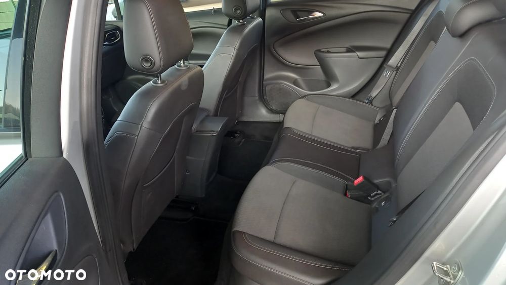 Opel Astra 1.6 CDTI Dynamic S&S - 9