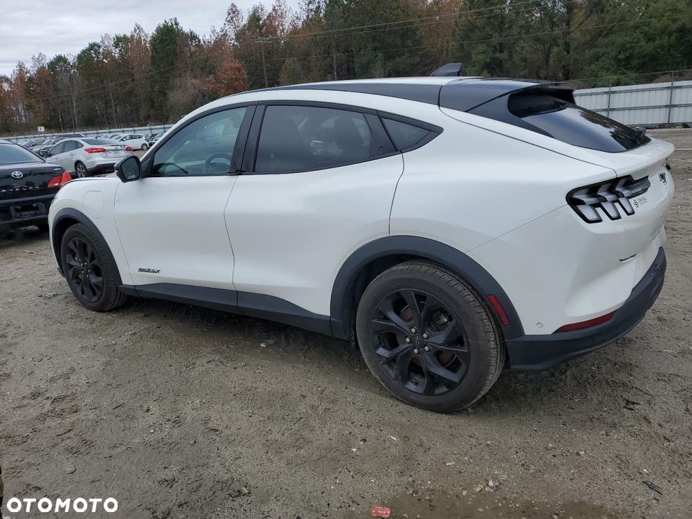 Ford Mustang Mach-E - 5