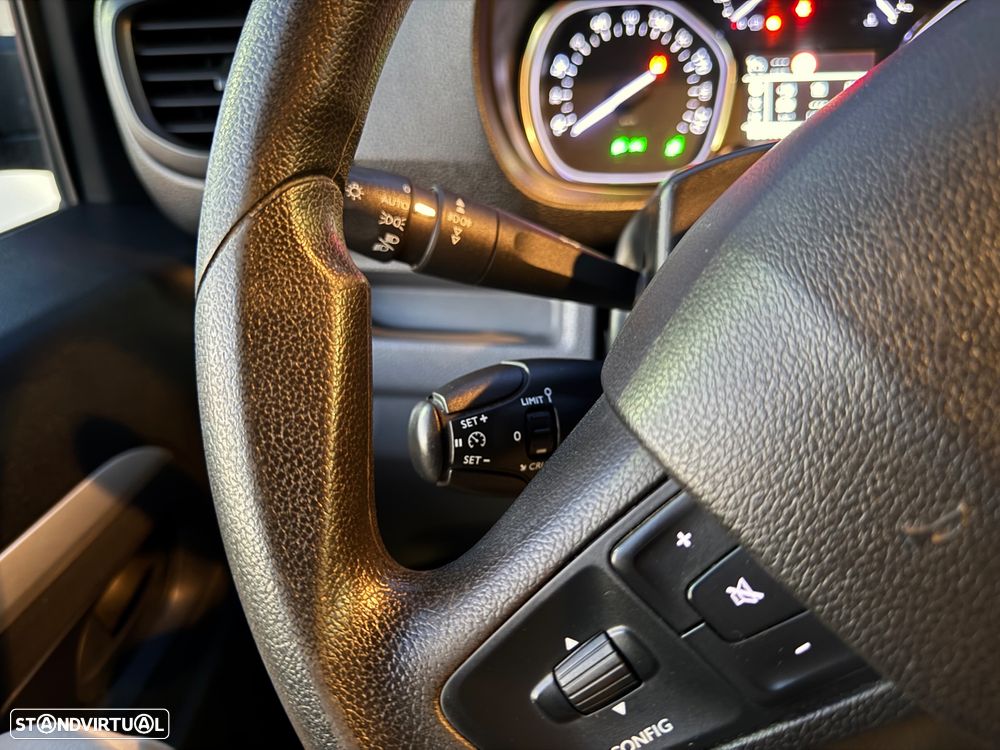 Peugeot Expert 2.0 BlueHDi L3H1 Semi-Vidrado - 18