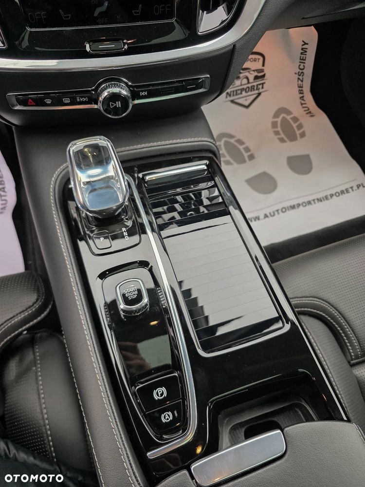 Volvo V60 T6 AWD Twin Engine Geartronic Inscription - 13