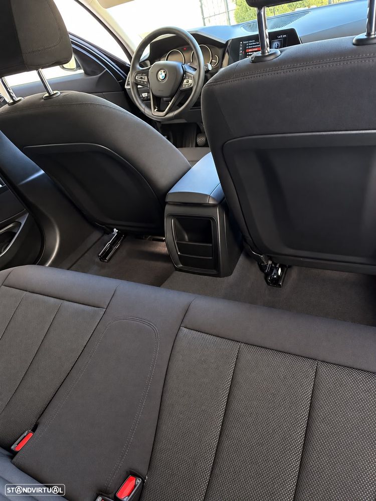 BMW 318 d Line Sport Shadow - 4