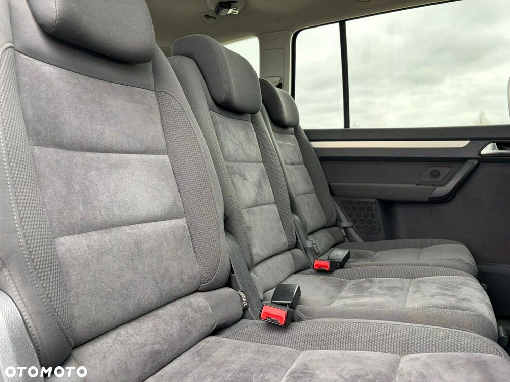 Volkswagen Touran - 21