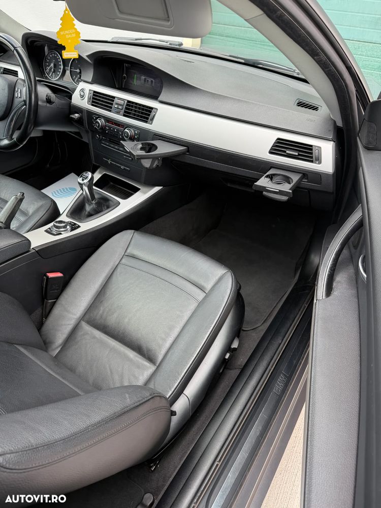 BMW Seria 3 320d Edition Exclusive - 16
