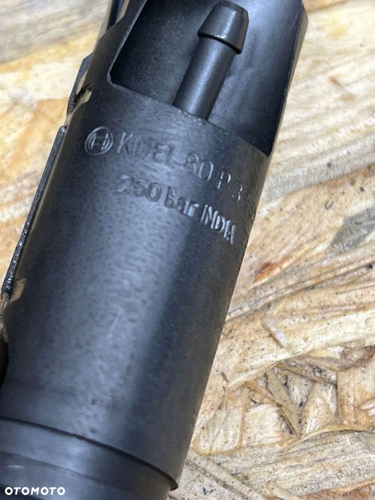 korpus wtryskiwacza kdel 80 p32 a0040173221 0432131730 nowy !! - 4