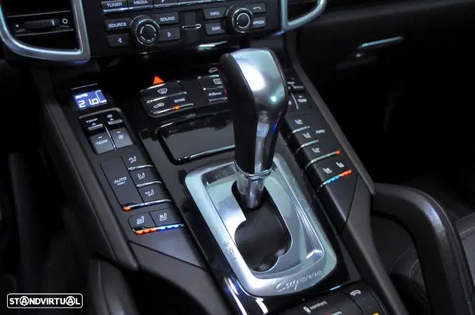 Porsche Cayenne S E-Hybrid - 11
