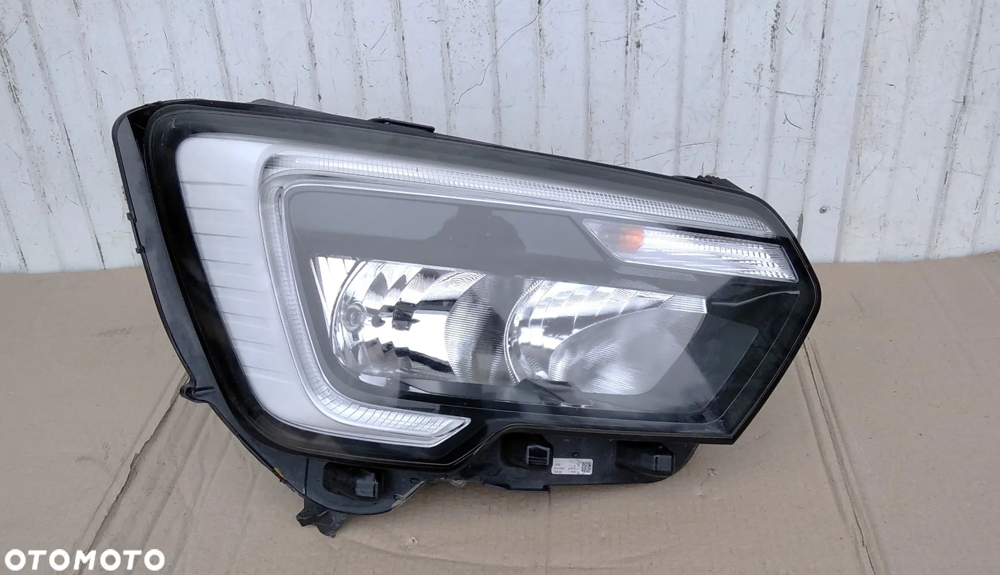 RENAULT MASTER IV 19- LED LAMPA PRAWA - 1