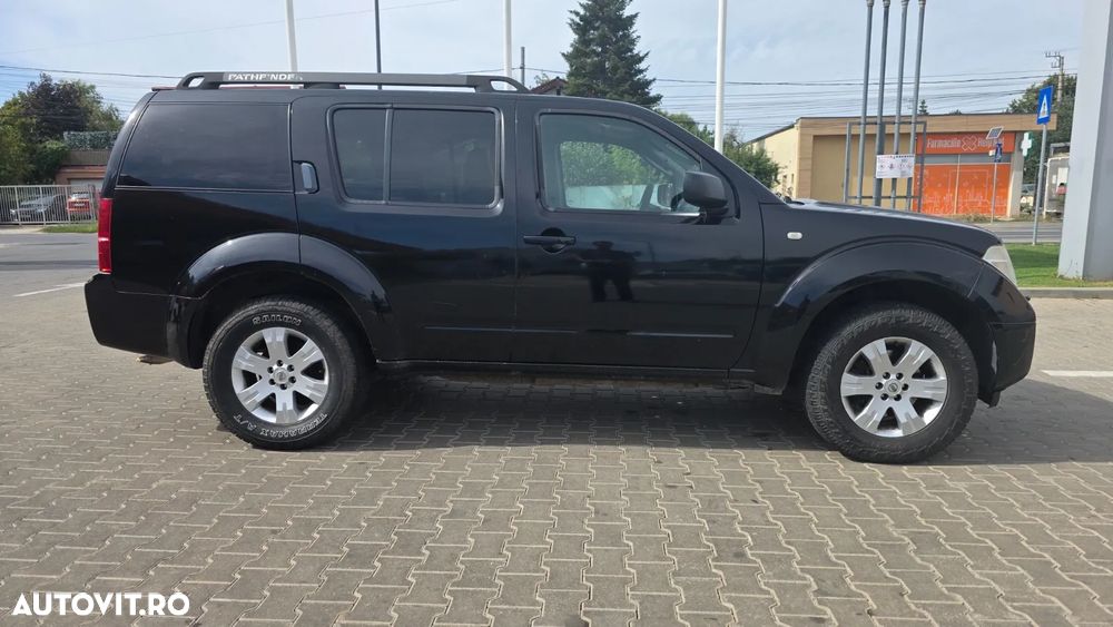 Nissan Pathfinder 2.5 dCi LE - 12