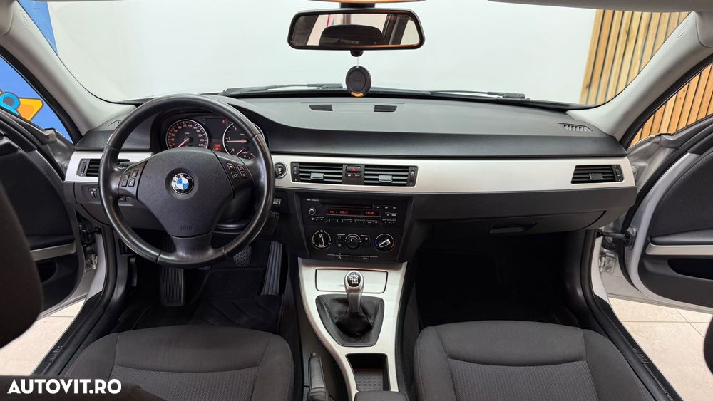 BMW Seria 3 318d xDrive - 6