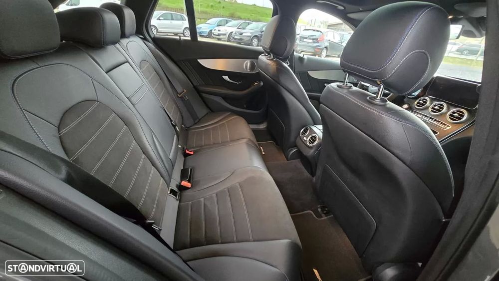 Mercedes-Benz C 300 de AMG Line - 26