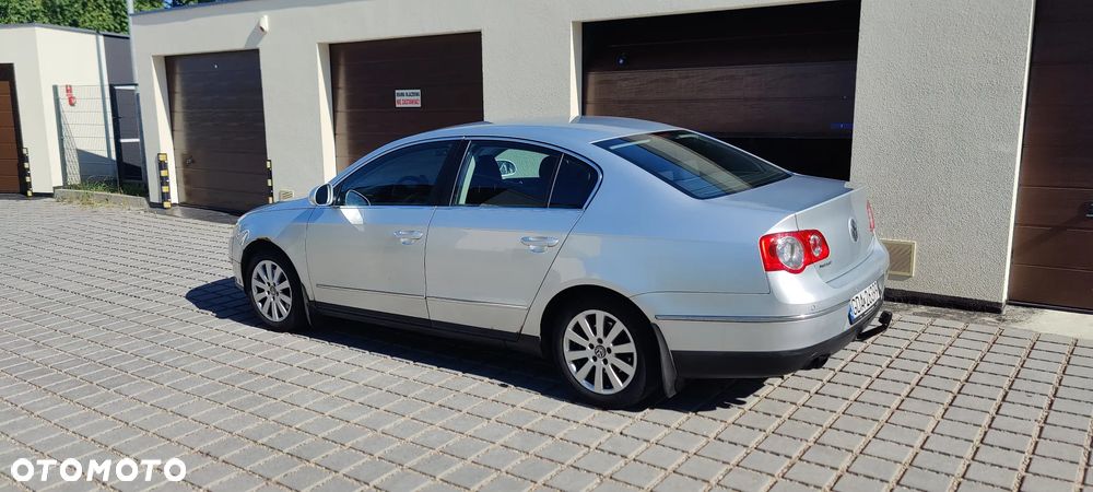 Volkswagen Passat - 11
