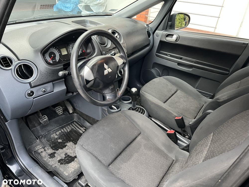 Mitsubishi Colt 1.1 - 9