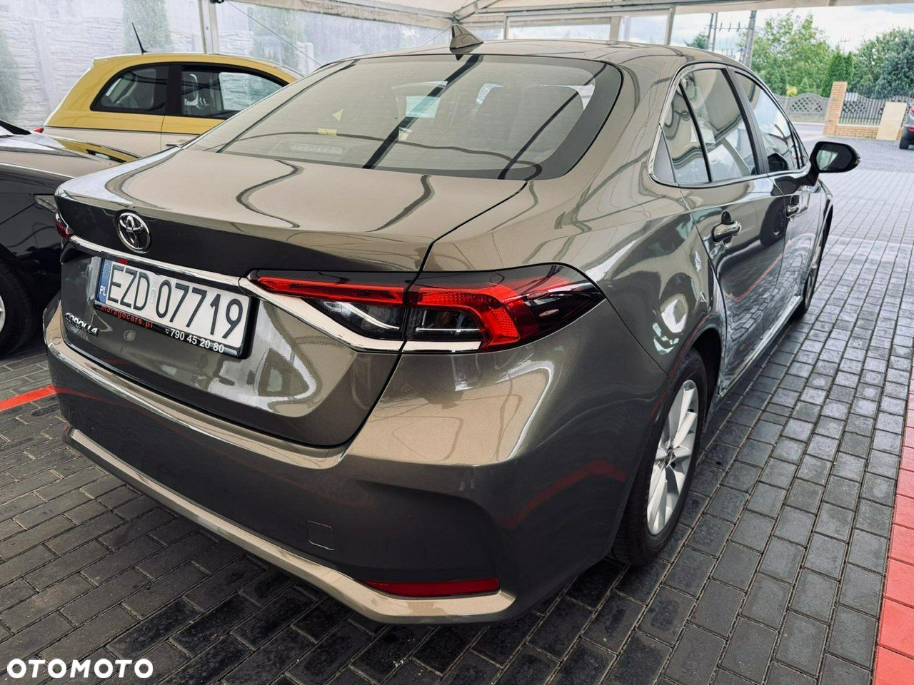Toyota Corolla - 12