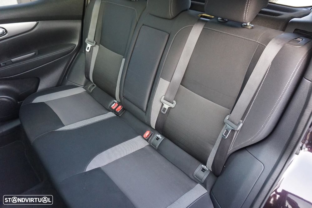 Nissan Qashqai 1.6 dCi Xtronic N-Connecta - 21