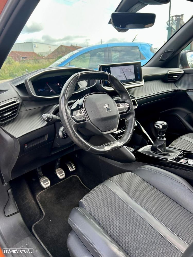 Peugeot 2008 1.2 PureTech GT Line - 6