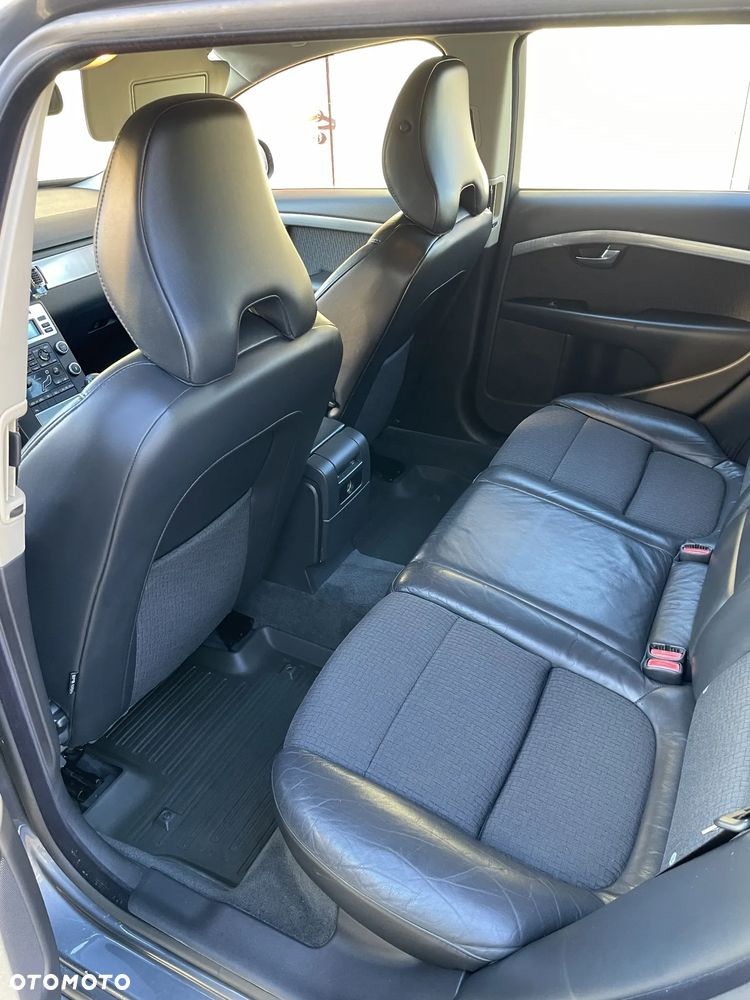 Volvo V70 2.0 - 9