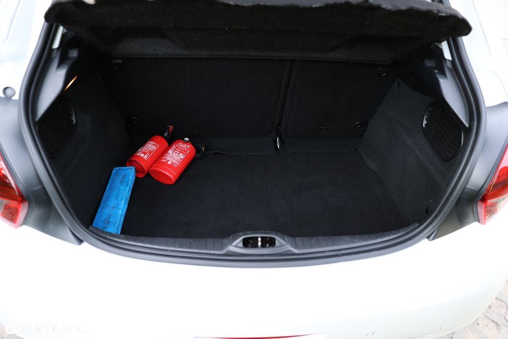 Peugeot 208 1.2 PureTech Allure S&S - 12