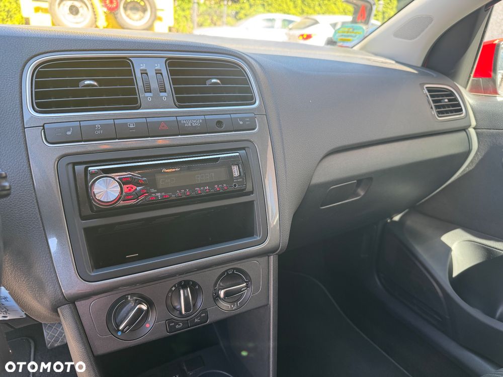 Volkswagen Polo 1.4 16V Highline - 11