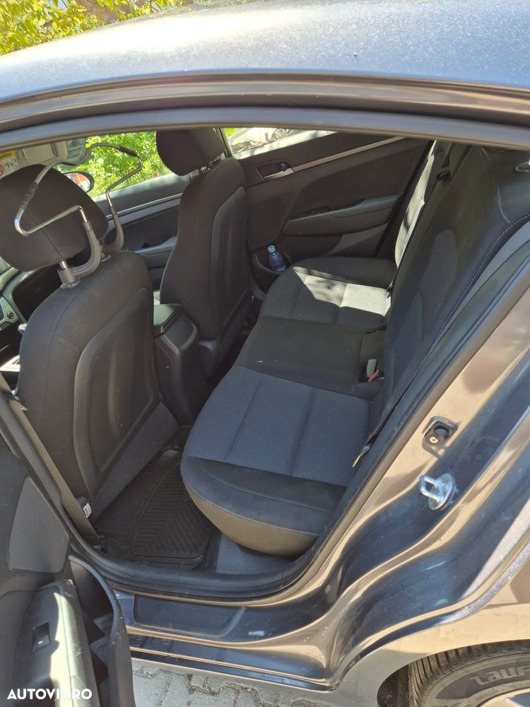 Hyundai Elantra 1.6 MPi Classic - 11