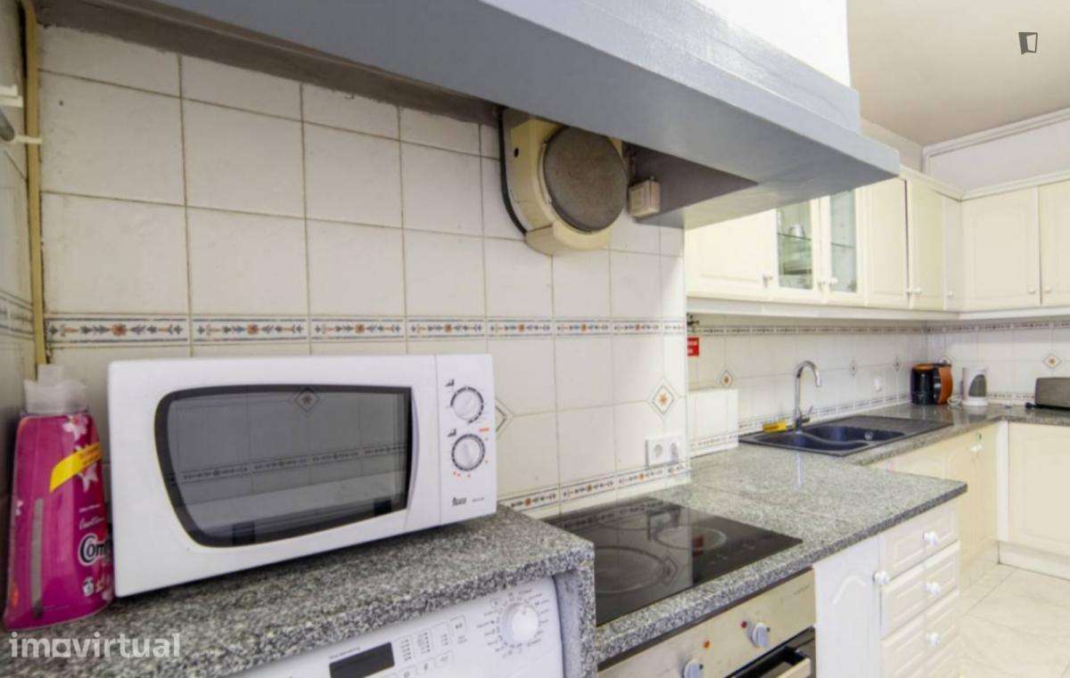 Quarto - localizado em Arroios Lisbon - Grande imagem: 3/7