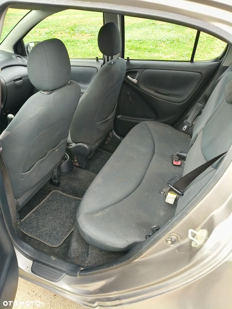 Toyota Yaris 1.4 D-4D Luna - 9