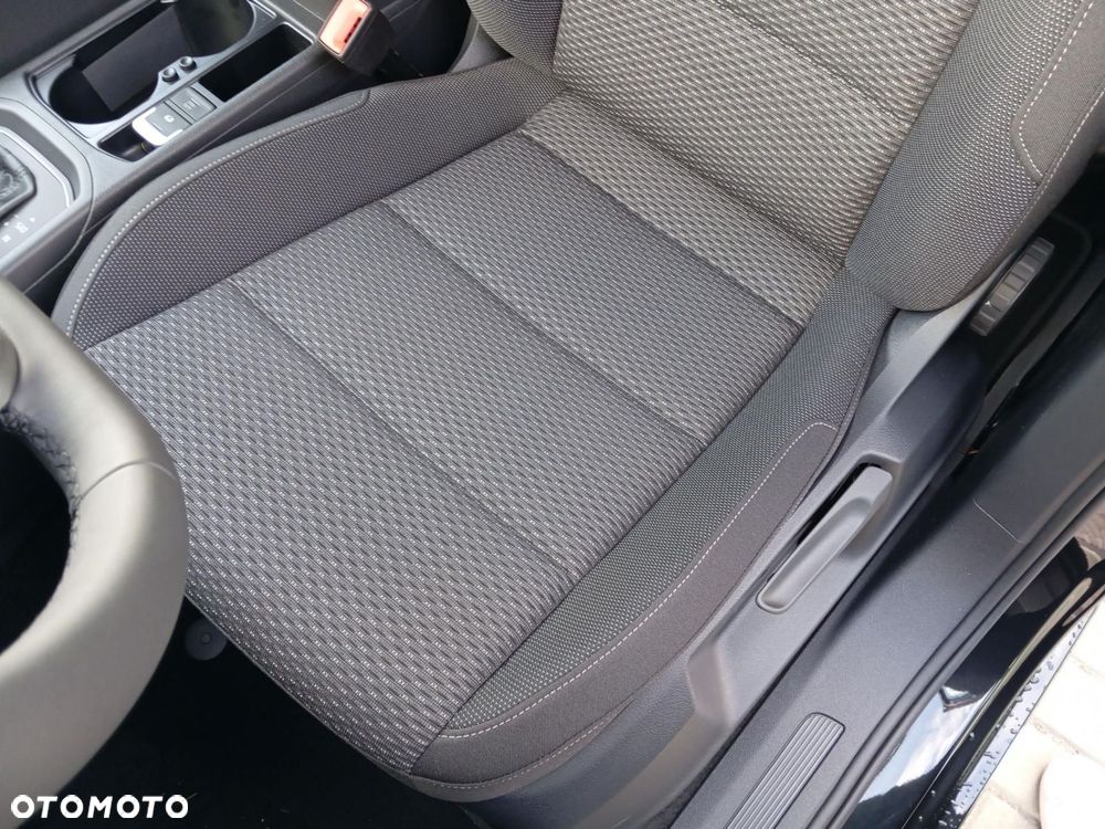 Volkswagen Touran - 13