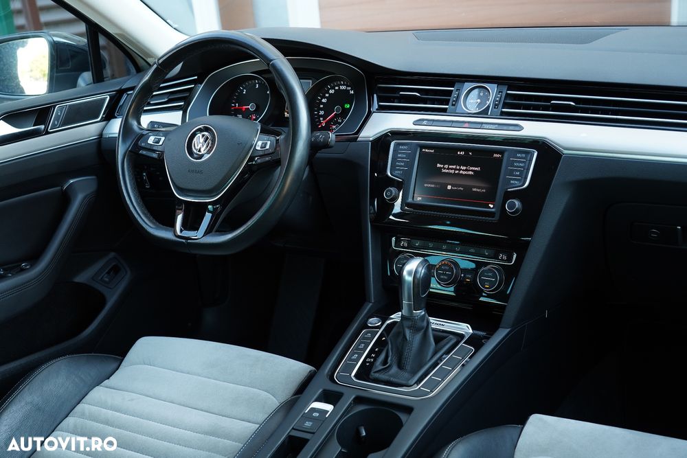 Volkswagen Passat 2.0 TDI SCR 4Motion DSG Highline - 16