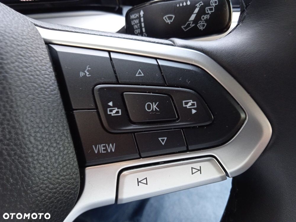 Volkswagen Golf VIII 1.5 TSI EVO Life - 18