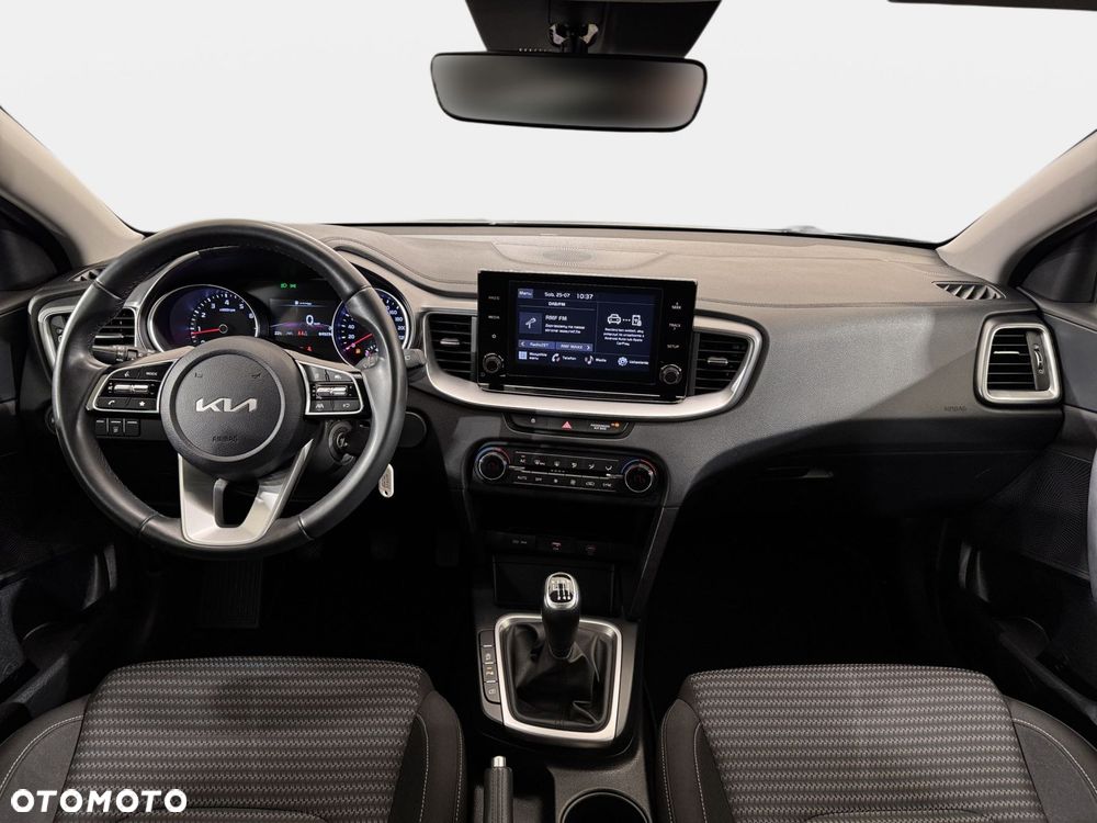 Kia Ceed - 13