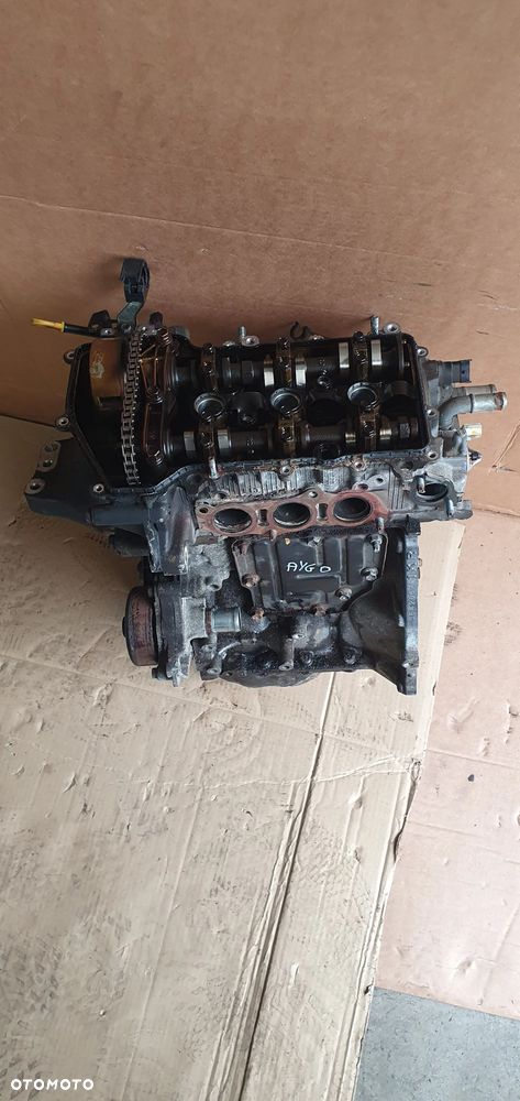 Silnik słupek blok silnika Toyota Aygo 1.0 1KR - 4