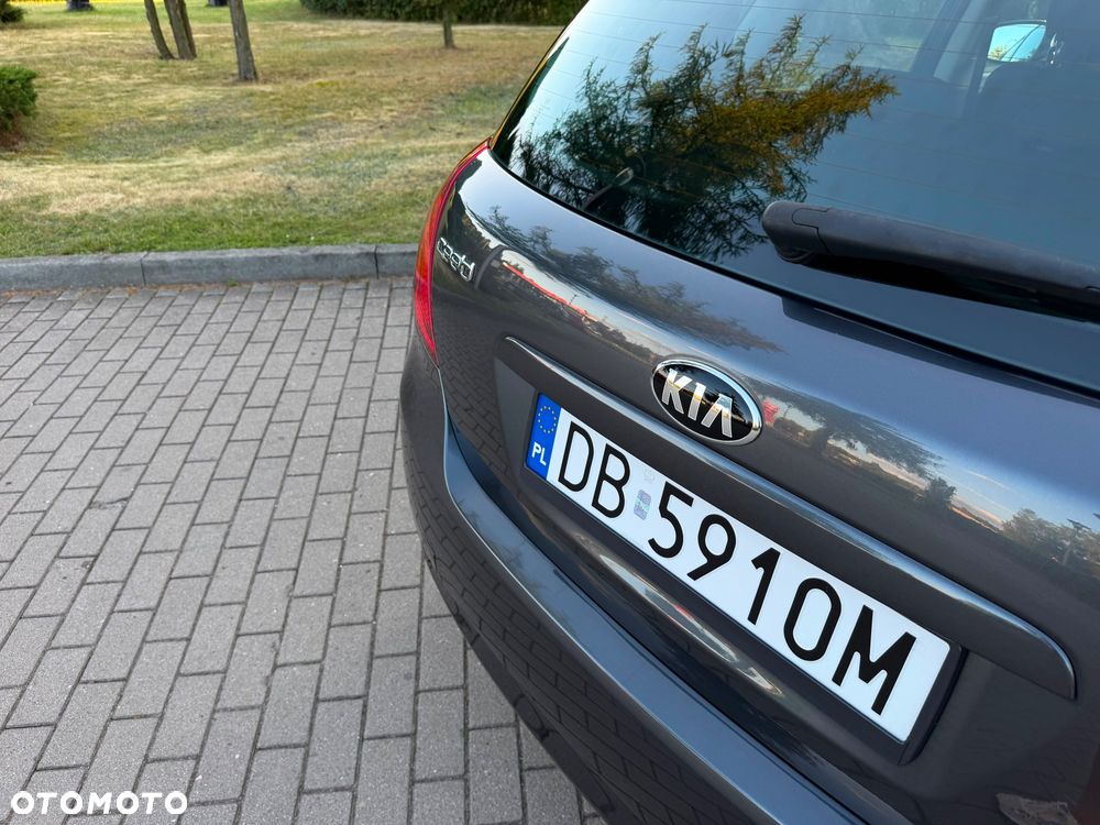 Kia Ceed 1.6 CVVT Dream-Team Edition - 17