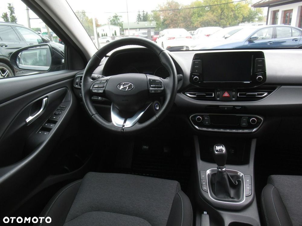 Hyundai i30 1.5 T-GDI 48V Smart - 11
