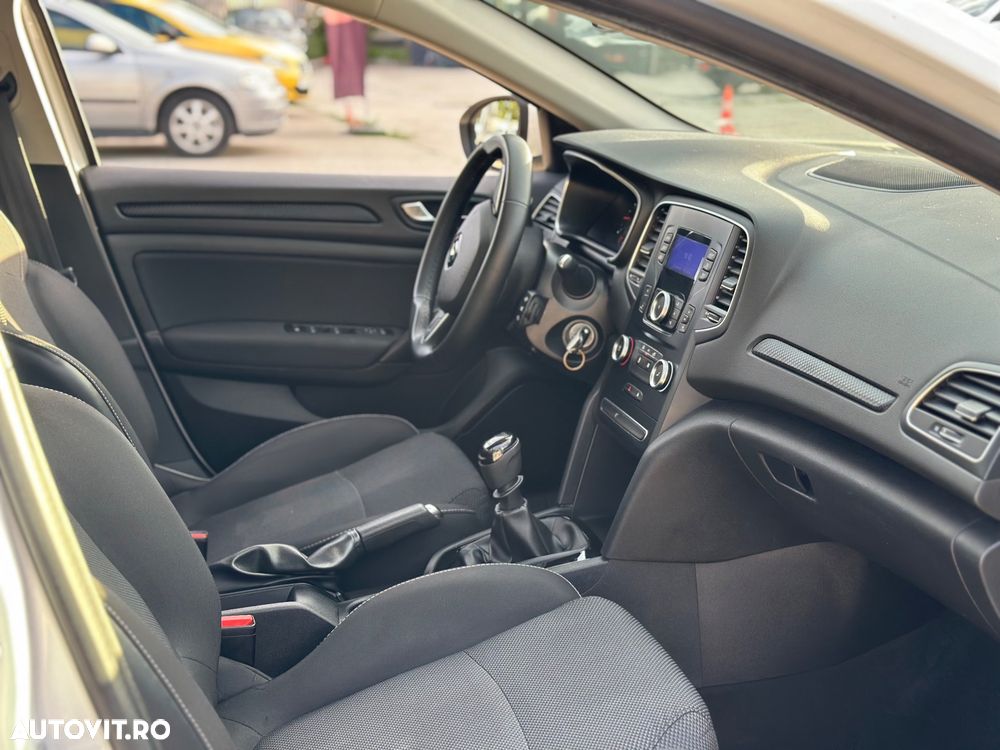 Renault Megane - 11