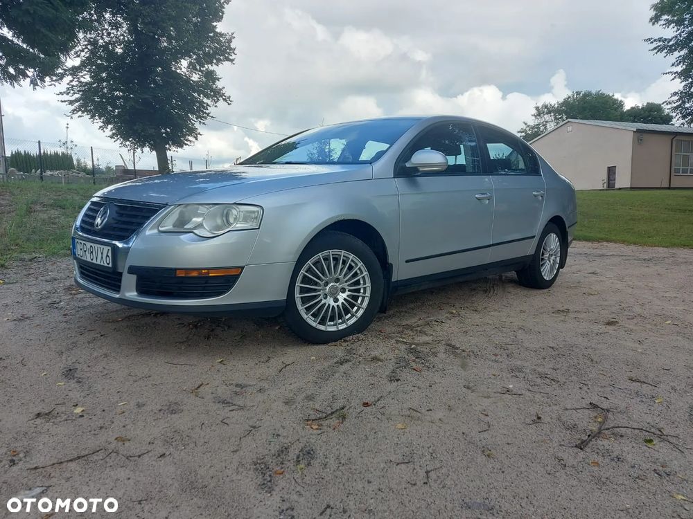 Volkswagen Passat 1.8 TSI Trendline - 1