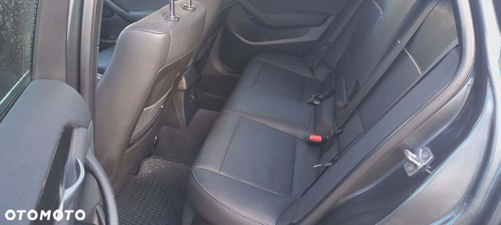 BMW X1 xDrive18d xLine - 9