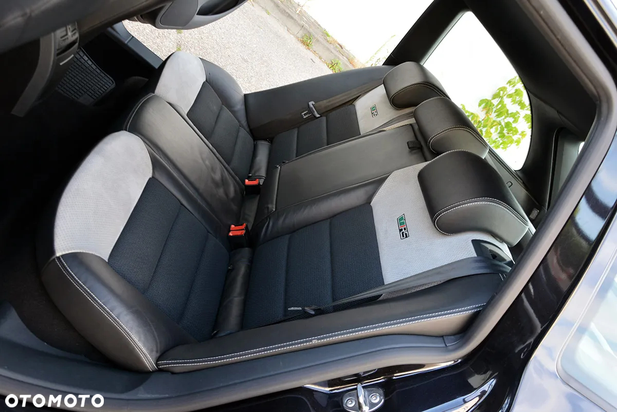 Skoda Octavia Combi 2.0 TDI CR DPF DSG RS - 36