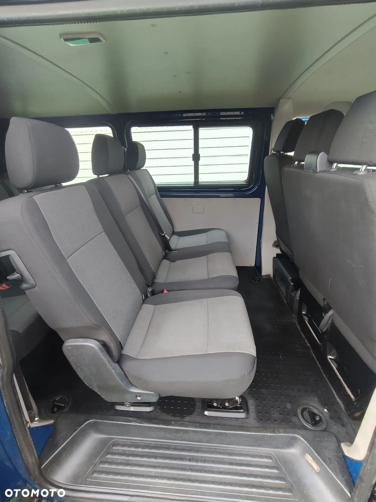 Volkswagen Transporter - 11