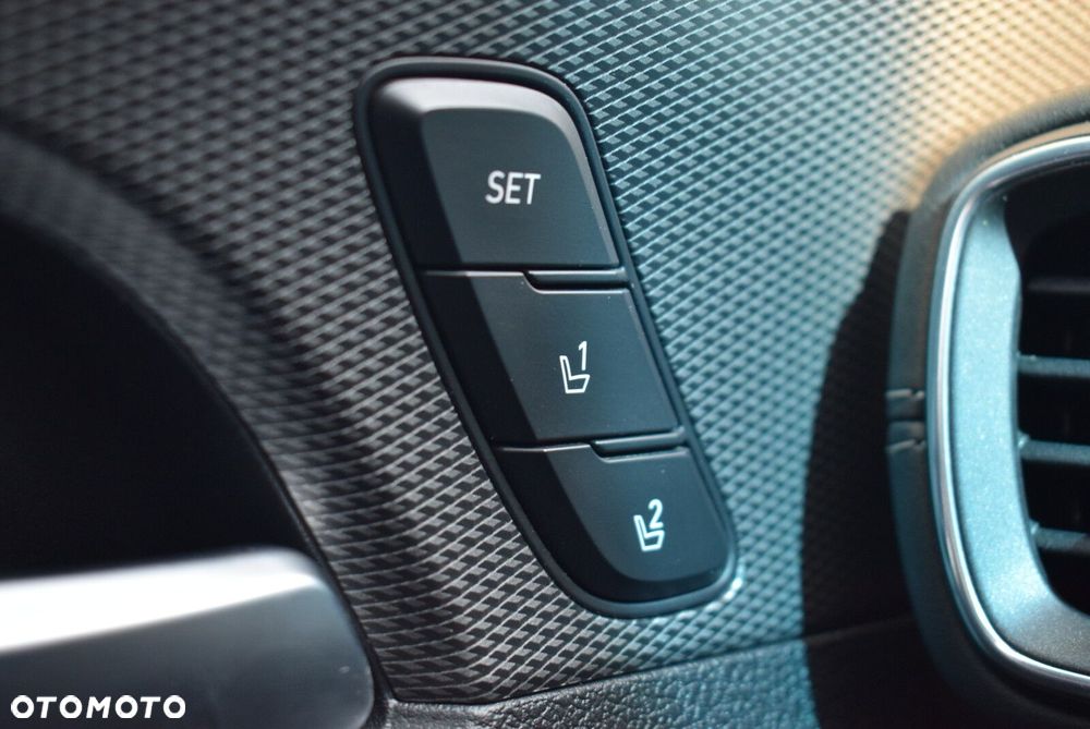 Hyundai Santa Fe - 30