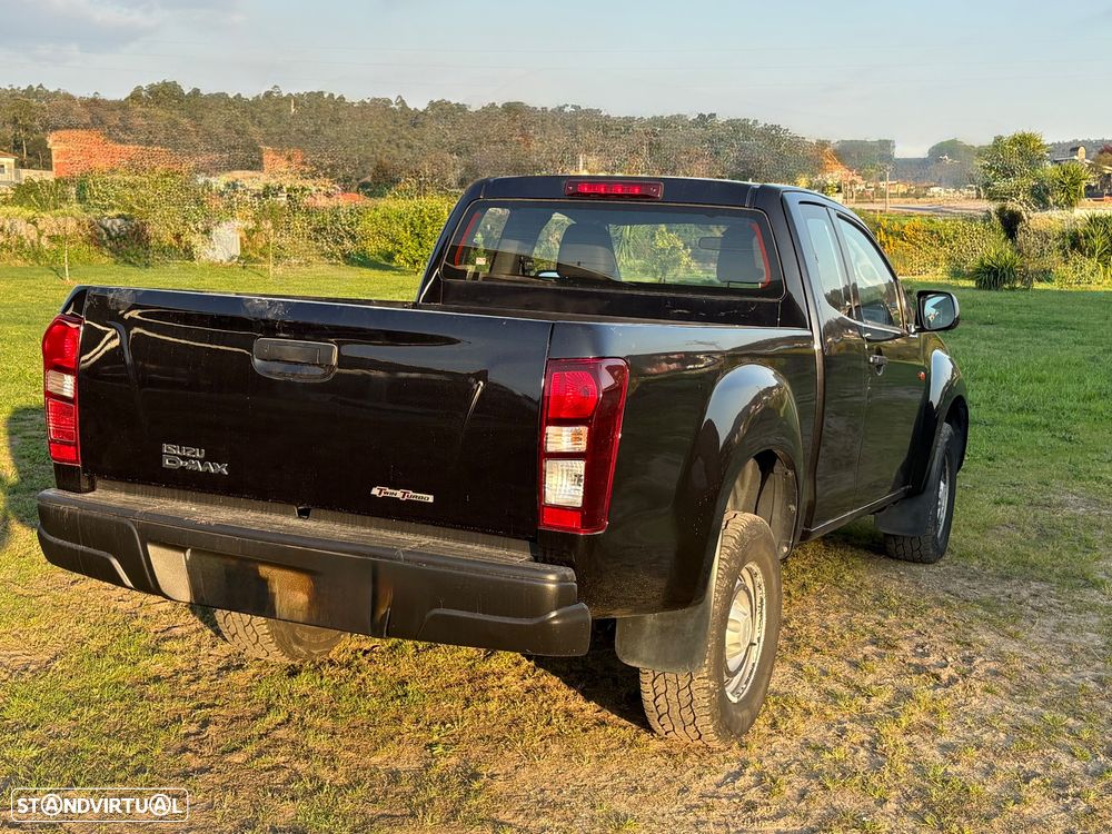 Isuzu D-Max ver-1-9-jtd-hlx - 4