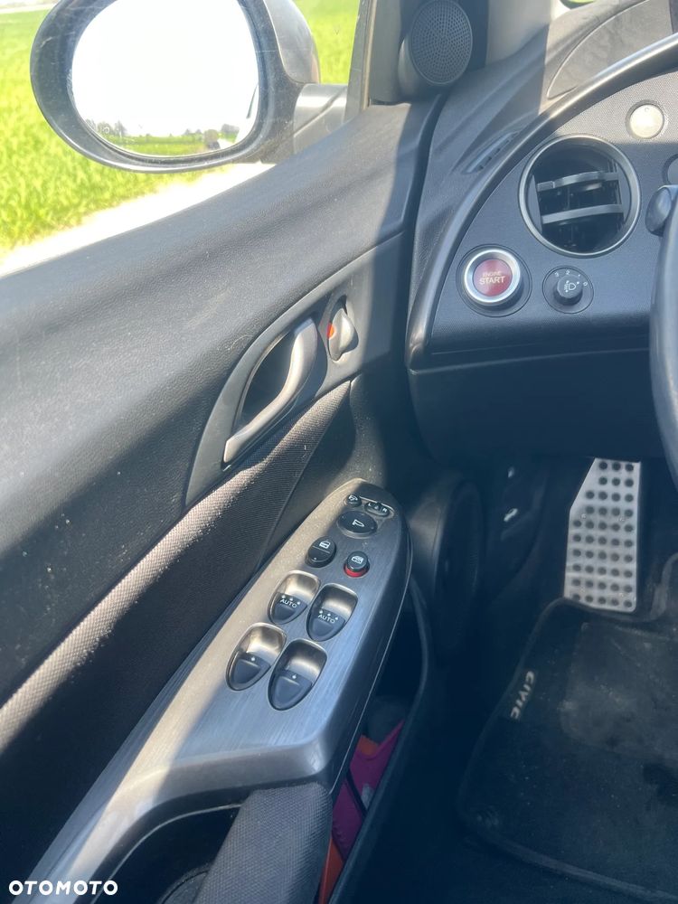 Honda Civic 1.8i-VTEC Sport - 12