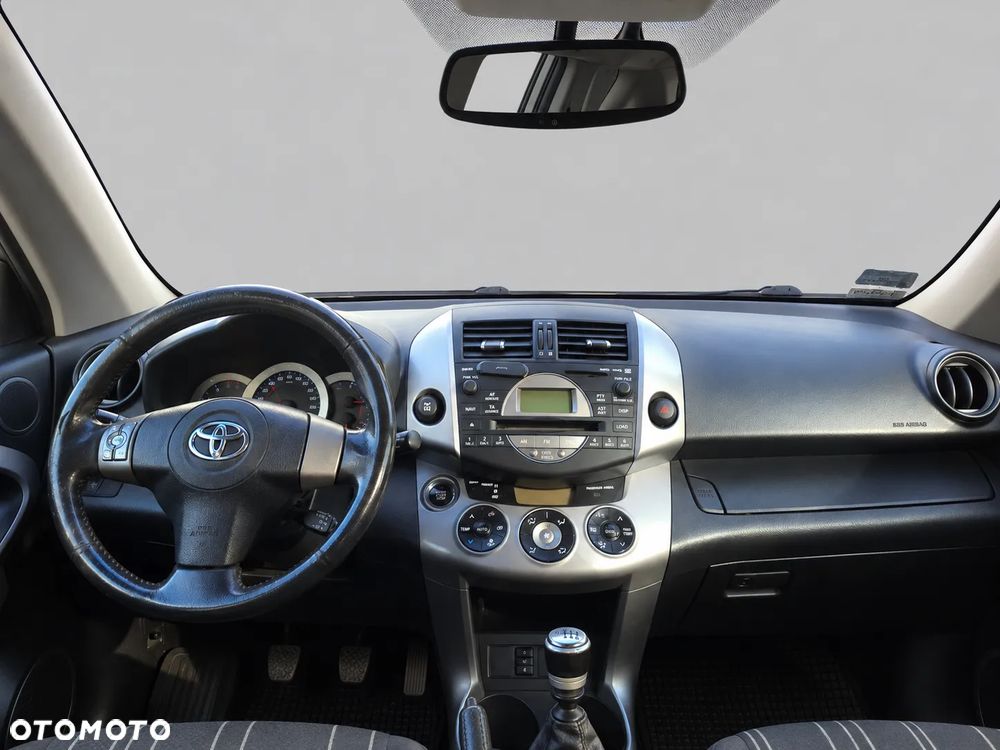 Toyota RAV4 - 6