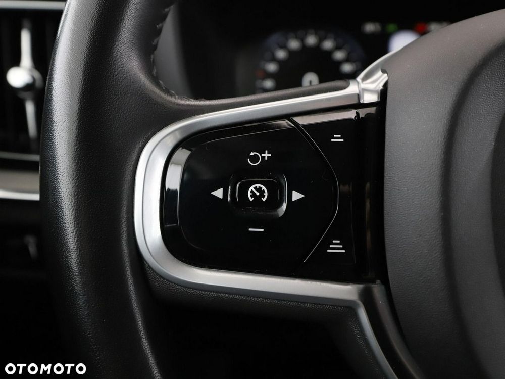 Volvo V60 Cross Country D4 AWD - 32
