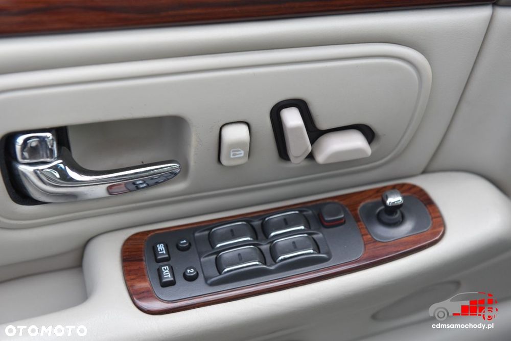 Cadillac Deville - 16