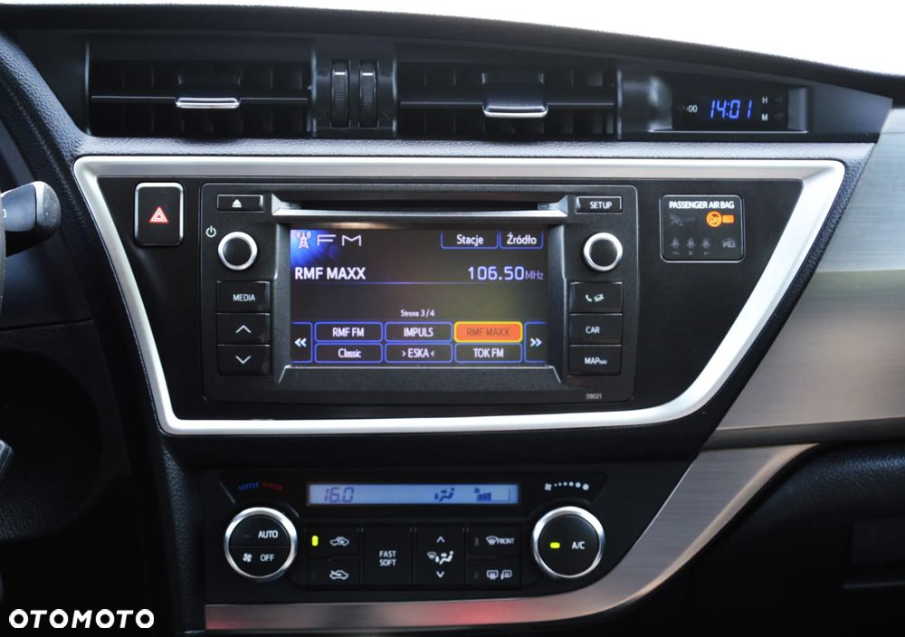 Toyota Auris - 16