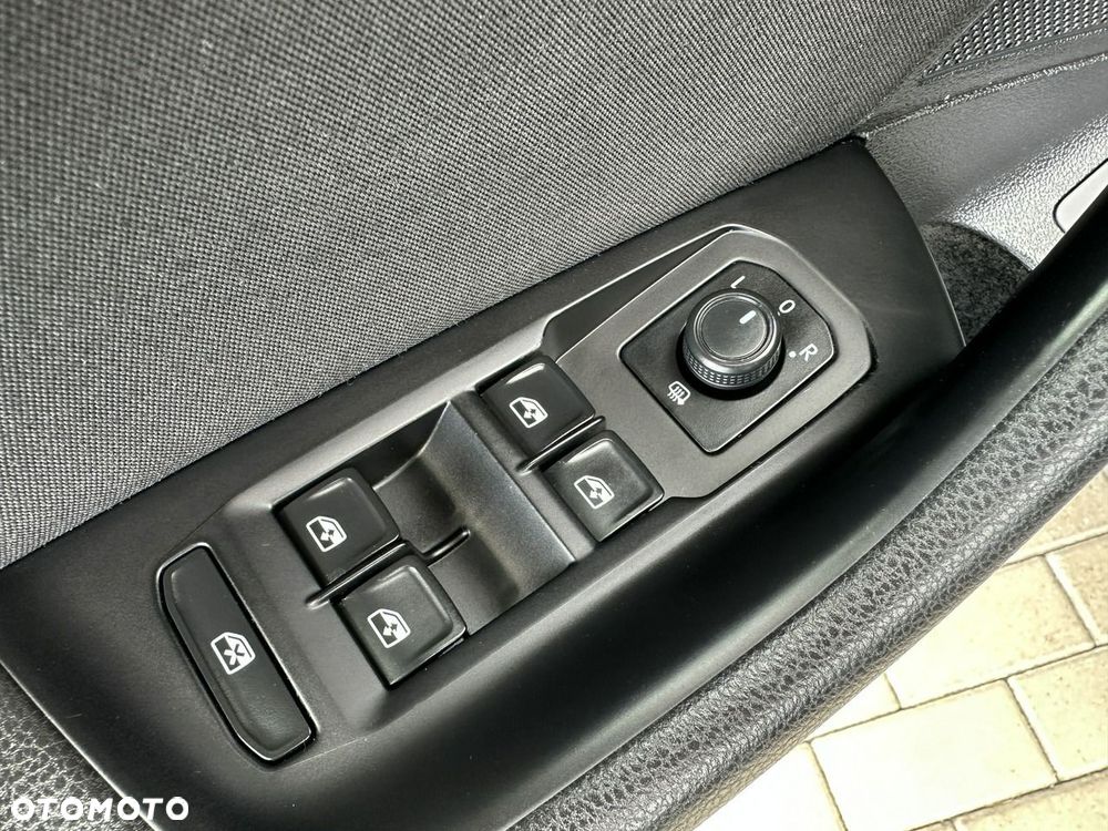 Volkswagen Passat Variant 2.0 TDI BMT Comfortline - 29