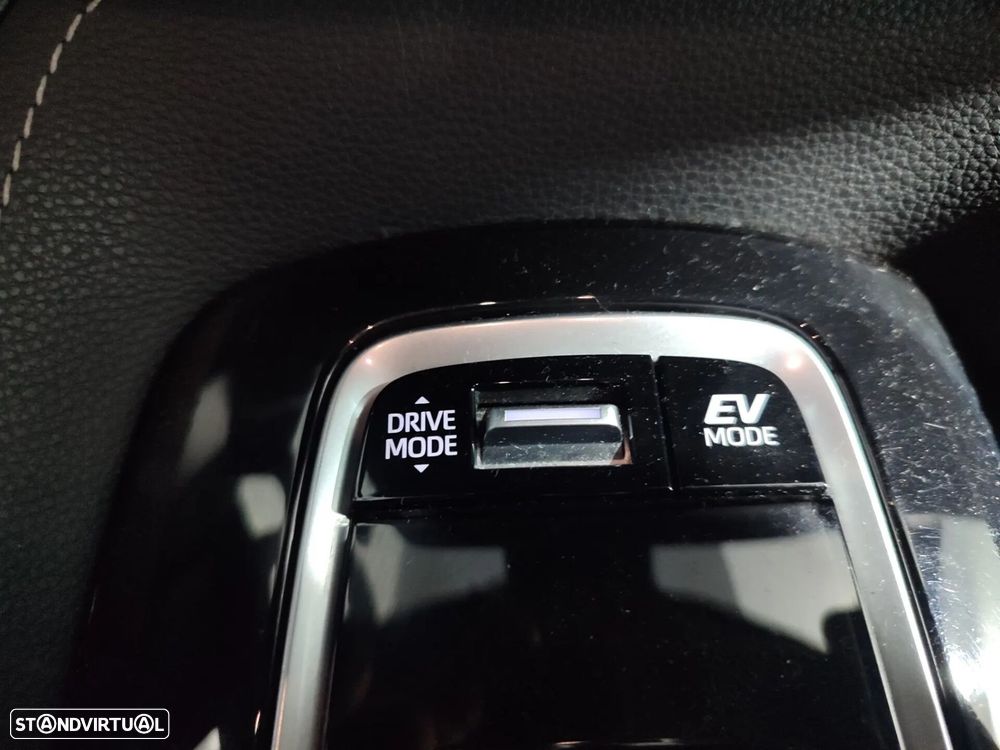 Toyota Corolla 1.8 Hybrid Exclusive - 27