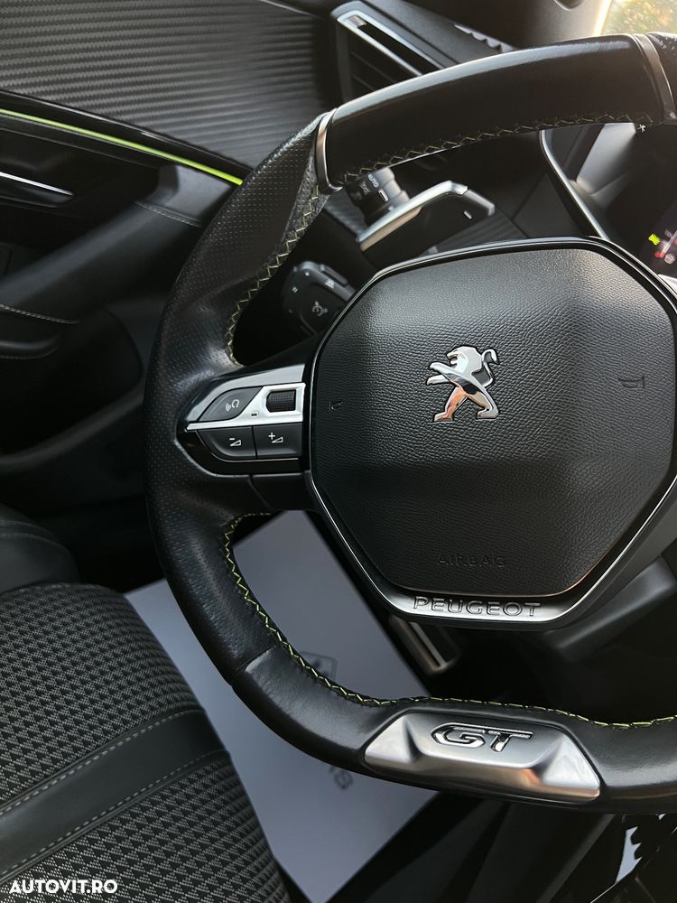 Peugeot 2008 PureTech 130 EAT8 GT Exclusive - 22